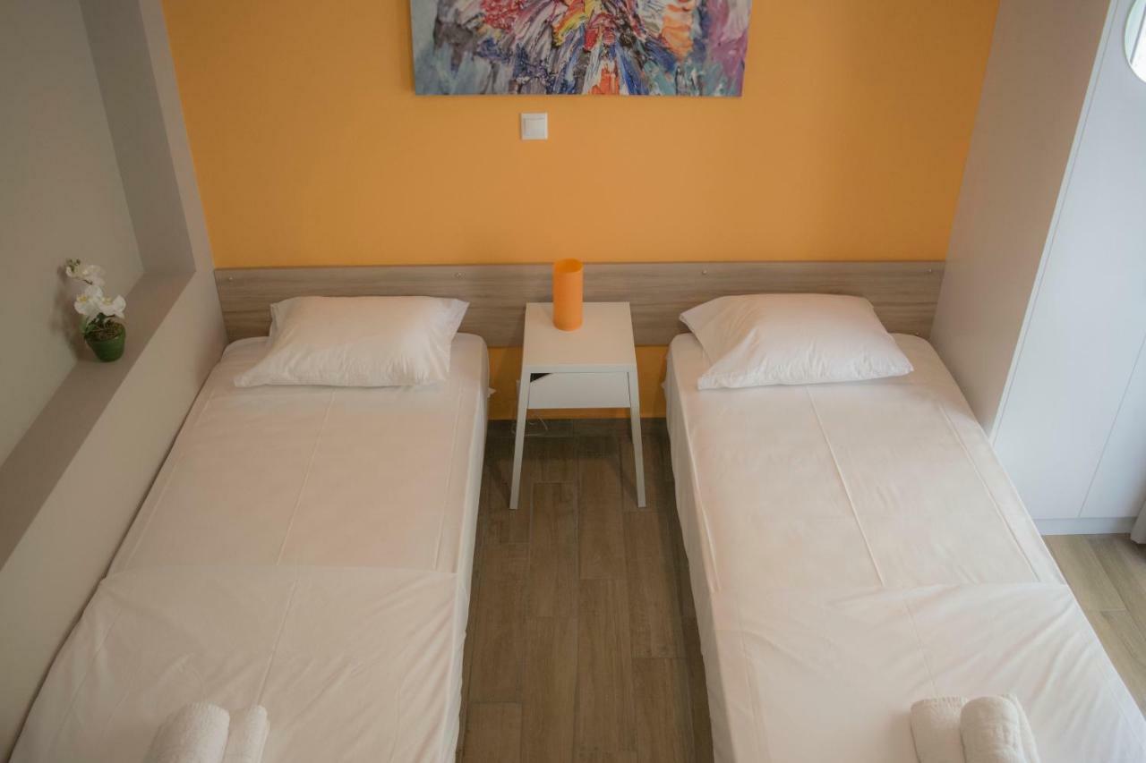 Chic And Minimal Apartment Close To Thissio Metro Афины Экстерьер фото
