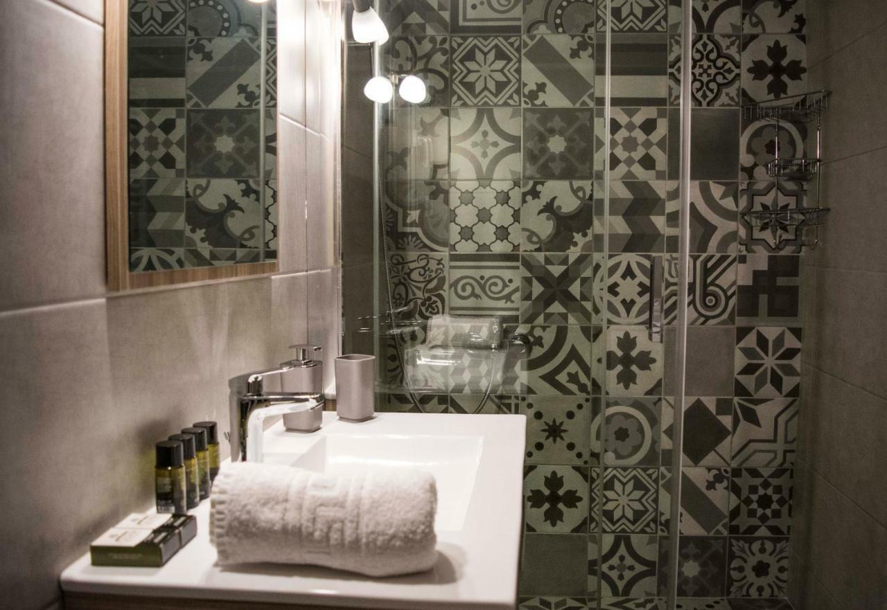 Chic And Minimal Apartment Close To Thissio Metro Афины Экстерьер фото